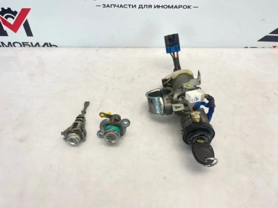 Лот: 25747833. Фото: 1. замок зажигания (комплект замков... Двигатель и элементы двигателя