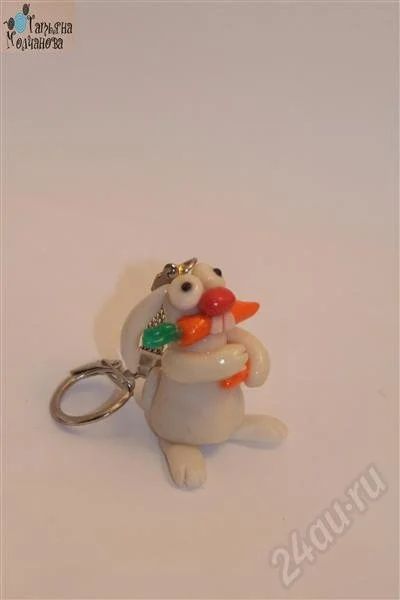 Лот: 655901. Фото: 1. Брелок "Зайчик с морковкой", полимерная... Разное