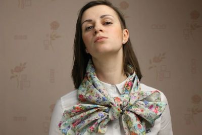 Лот: 5418721. Фото: 1. Платок | Вискоза | Нежные цветы. Шарфы, платки
