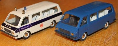Лот: 792456. Фото: 1. RAF-M-22031 и RAF-2203. Автомоделизм