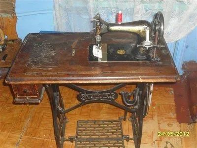 Лот: 1841647. Фото: 1. Швейная машина фабрики BIESOLT... Орудия труда