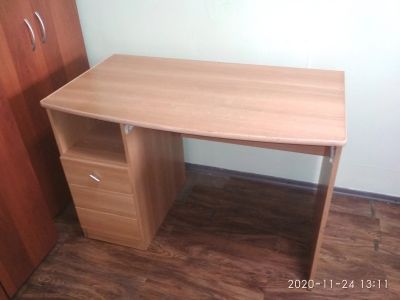 Лот: 16874853. Фото: 1. Стол 110см. Компьютерные и письменные столы