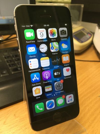 Лот: 16494999. Фото: 1. iphone SE 32 Gb. Смартфоны