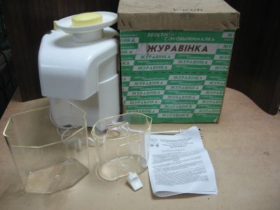 Лот: 16507237. Фото: 1. Соковыжималка Журавинка СВСП-301... Кухонная