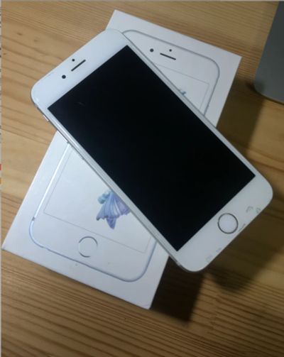 Лот: 16348868. Фото: 1. Iphone 6s 16 gb серебро. Смартфоны
