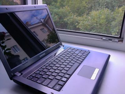 Лот: 9877158. Фото: 1. имеются запчасти на samsung r425... Ноутбуки