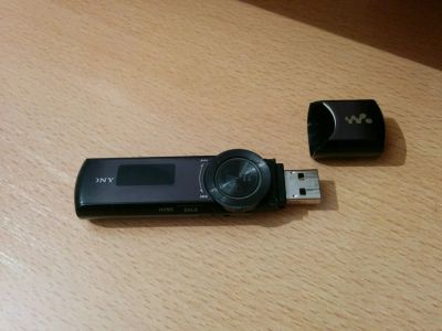 Лот: 9105385. Фото: 1. mp3 плеер sony walkman nwz-b172f. Плееры