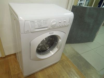 Лот: 8639931. Фото: 1. Стиральная машина Узкая Hotpoint-Ariston... Стиральные машины