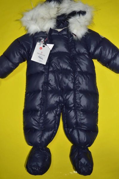 Лот: 6207750. Фото: 1. зимний комбинезон "moncler" новый... Верхняя одежда