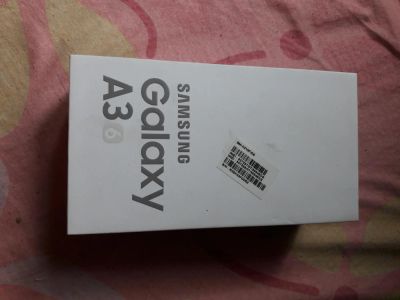 Лот: 7933667. Фото: 1. Samsung galaxy A3 2016 black почти... Смартфоны
