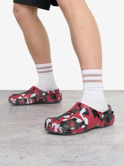 Лот: 25368800. Фото: 1. Сабо мужские Crocs Geo Camo, Красный. Шлепанцы, сланцы
