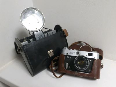 Лот: 11432797. Фото: 1. Фотоаппарат "ФЕД-3" + вспышка... Плёночные зеркальные