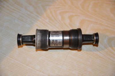 Лот: 3012636. Фото: 1. Каретка Shimano практически новая... Запчасти