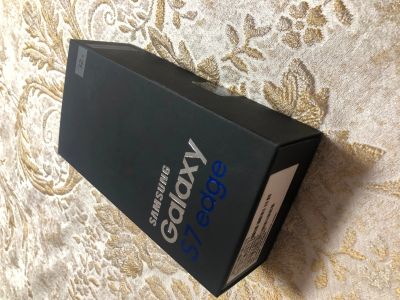 Лот: 13148640. Фото: 1. Samsung S7 edge. Кнопочные мобильные телефоны