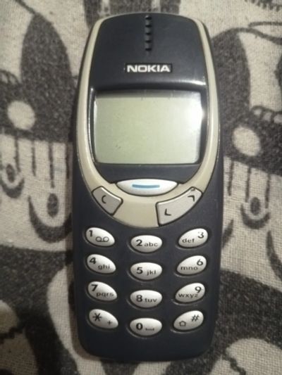 Лот: 25744183. Фото: 1. Кнопочный телефон Nokia 3310. Кнопочные мобильные телефоны