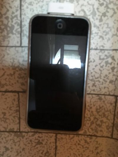 Лот: 8223930. Фото: 1. iphone 2g 8g. Кнопочные мобильные телефоны