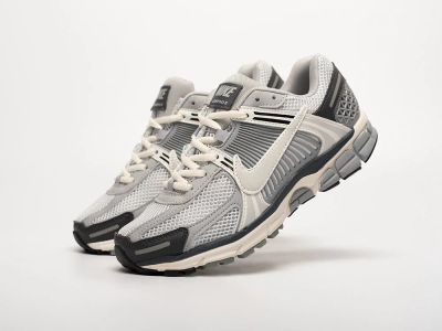 Лот: 24974080. Фото: 1. Кроссовки Nike Air Zoom Vomero... Кеды, кроссовки, слипоны