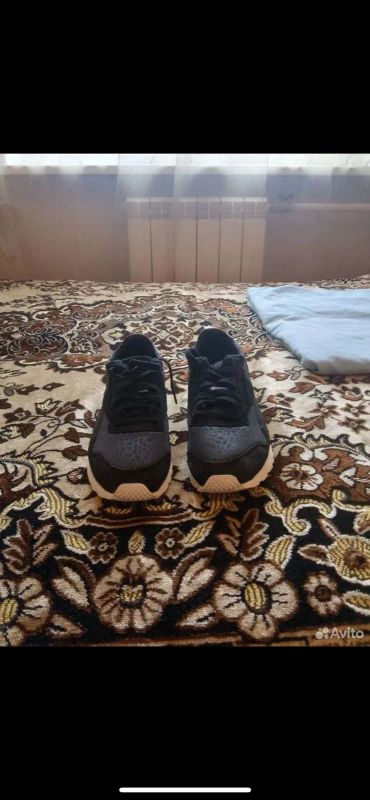Лот: 21337738. Фото: 1. Кроссовки Reebok. Кеды, кроссовки, слипоны