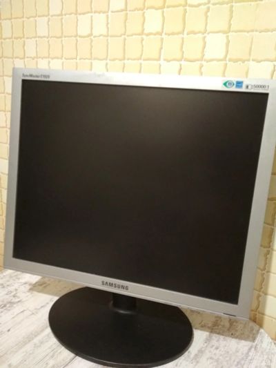 Лот: 14765392. Фото: 1. Монитор Samsung E1920NR (19... ЖК-мониторы