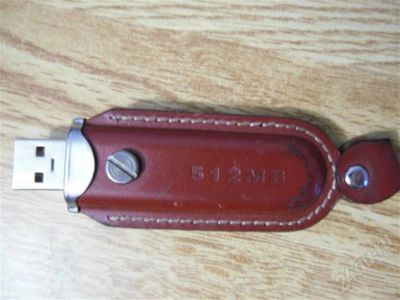 Лот: 661914. Фото: 1. флэшка на 512 Mb. USB-флеш карты