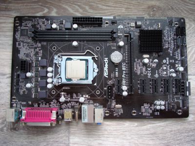 Лот: 16291223. Фото: 1. Asrock H81 Pro BTC R2.0. Материнские платы