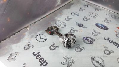 Лот: 23588653. Фото: 1. Поршень с шатуном Subaru Impreza... Двигатель и элементы двигателя