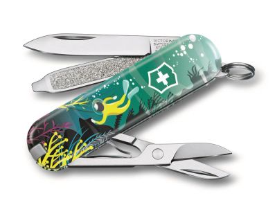 Лот: 17045704. Фото: 1. Нож-брелок Victorinox Classic... Ножи, топоры
