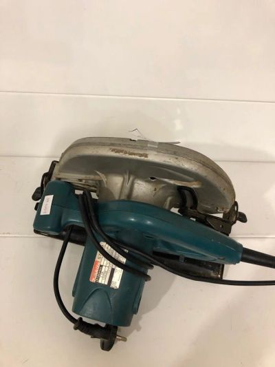Лот: 13289813. Фото: 1. Циркулярная пила Makita 5704r... Электроинструмент