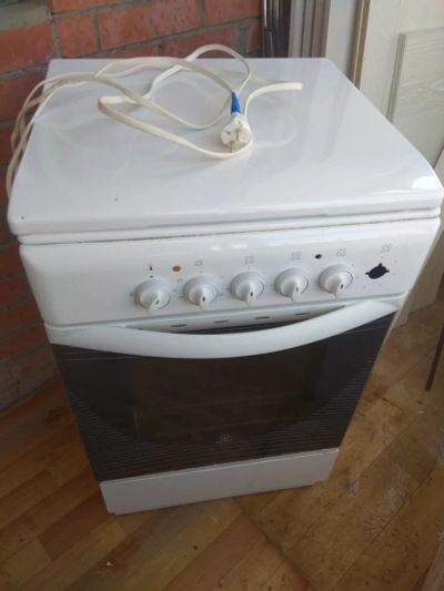 Лот: 13903940. Фото: 1. Плита электрическая Indesit. Плиты, духовые шкафы, варочные поверхности