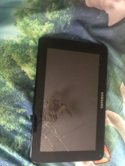 Лот: 18346457. Фото: 1. Планшет Samsung черный. Планшеты