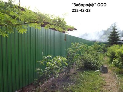 Лот: 1568592. Фото: 1. забор из металлопрофиля. Ворота, заборы, шлагбаумы