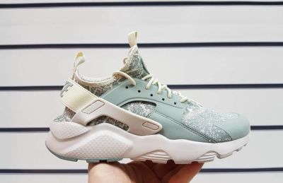 Лот: 10824617. Фото: 1. Кроссовки мужские Nike Air Huarache... Кеды, кроссовки, слипоны