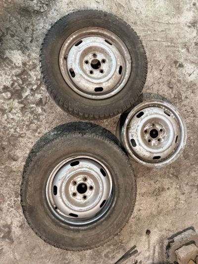 Лот: 25898441. Фото: 1. Два Колеса в сборе плюс диск. Шины на дисках