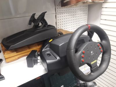 Лот: 13130098. Фото: 1. Руль для ПК Logitech MOMO Racing... Рули, джойстики