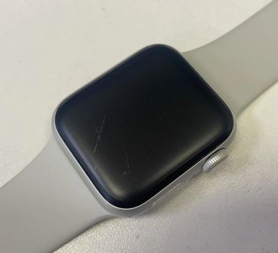 Лот: 16807639. Фото: 1. Apple Watch Series 4 40mm Silver... Смарт-часы, фитнес-браслеты, аксессуары