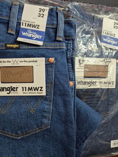 Лот: 25040975. Фото: 1. Мужские джинсы Wrangler Icons... Брюки, джинсы, шорты