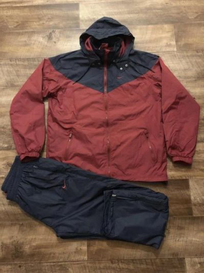 Лот: 11232631. Фото: 1. Продам спортивный костюм 2018. Костюмы классические, деловые