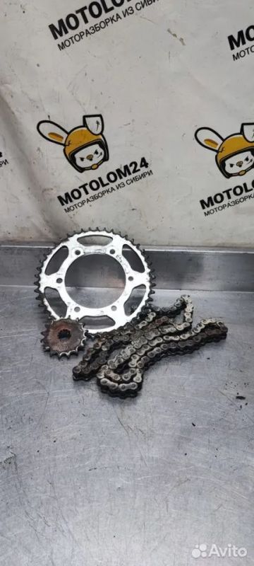 Лот: 22463209. Фото: 1. Комплект звезды цепь Suzuki gsx... Запчасти