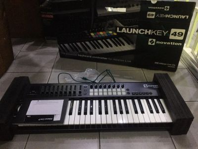 Лот: 11039254. Фото: 1. Midi-клавиатура Novation Launchkey... MIDI-оборудование