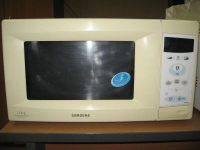 Лот: 8521014. Фото: 1. Микроволновка Sansung M1638NR. Микроволновки, мини-печи