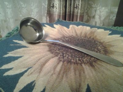 Лот: 9386264. Фото: 1. Половник кухн. необыч. мелкий... Столовые приборы, ножи