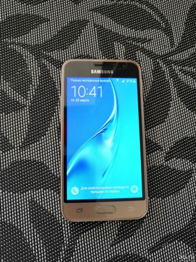 Лот: 13427598. Фото: 1. Смартфон Samsung Galaxy J1 (2016... Смартфоны
