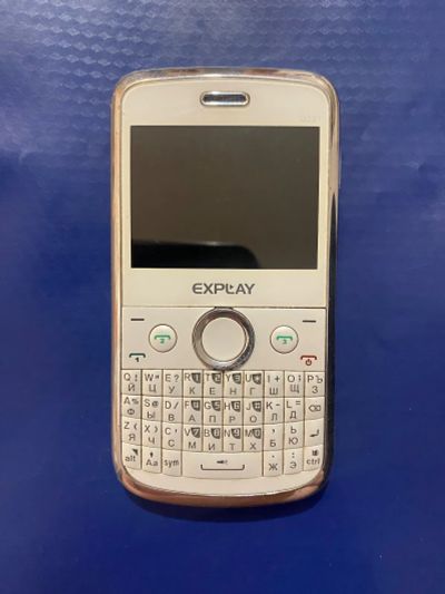Лот: 20015721. Фото: 1. Телефон Explay Q231 (3sim). Кнопочные мобильные телефоны