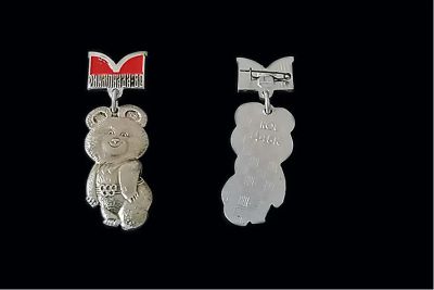 Лот: 24654893. Фото: 1. олимпийский мишка значок. Сувенирные