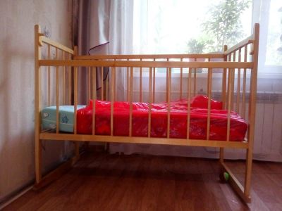 Лот: 9881873. Фото: 1. Кроватка + матрасик, 2000 руб. Детские кровати и кроватки