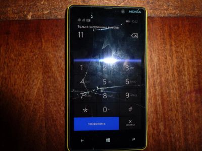 Лот: 5160629. Фото: 1. Nokia Lumia 820 желтого цвета. Смартфоны