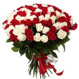 Лот: 12516675. Фото: 1. Букет из 51 красно белых роз!. Свежие цветы