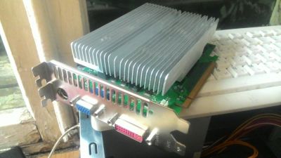 Лот: 8762215. Фото: 1. GeForce 8500 gt 256mb. Видеокарты