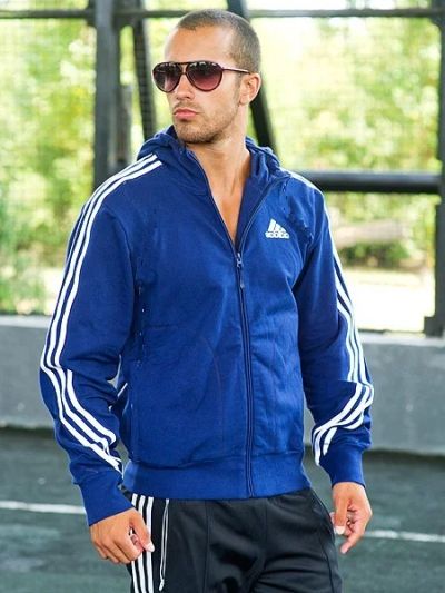 Лот: 8298270. Фото: 1. олимпийка Adidas новая. Подарок... Костюмы классические, деловые
