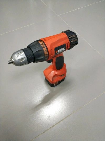 Лот: 14730376. Фото: 1. Шуруповерт black & decker. Электроинструмент